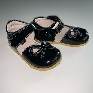 Livie & Luca Mary Jane